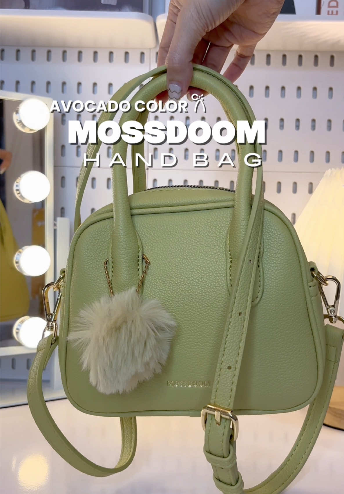 Lovin’ this cute avocado bag from @MOSSDOOM.PH ᥫ᭡. #mossdoom #mossdoombags #handbag 
