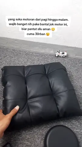 Yang setiap hari naik motor, perjalanan jauh.. gass kuy di co.. #bantaljokmotor #bantaljokmotormurah #Bantal Jok Motor Empuk Surabaya #bantaljokmotorpremium