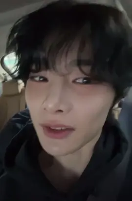 he 🤏🏻 #jeongin #yangjeongin #i_n #straykids  