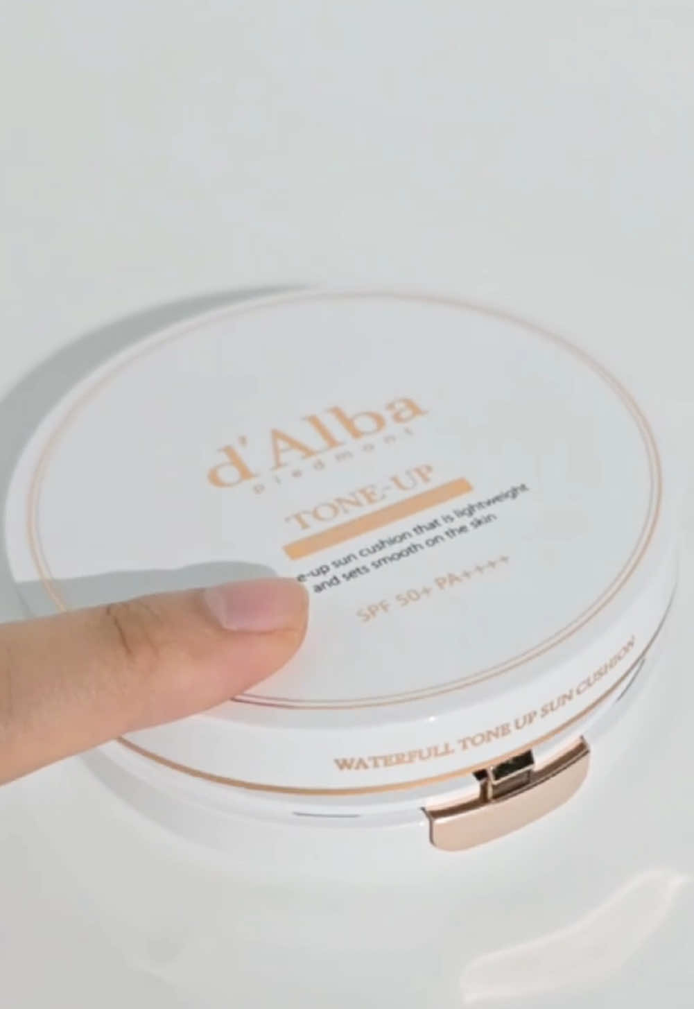 d'Alba Waterful Fresh Sun Cushion✨  SPF50+ PA++++☀️ Moist and fresh sun cushion 💦 UV protection, brightening, and anti-wrinkle💕 #dalba #suncushion #toneup #makeup 