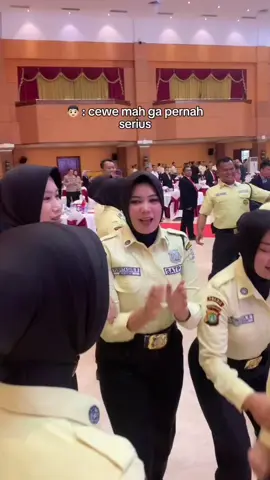 #CapCut #ekspresikan2024 #EkspersikanDenganCapcut #JJCapCut #masukberandafyp #secwanindonesia #satpamjaya🇮🇩🇮🇩💪💪 #satpamindonesia #satpambankindonesia #secwanviral #security #satpamviral #securitywanitaindonesia #secwancantik 