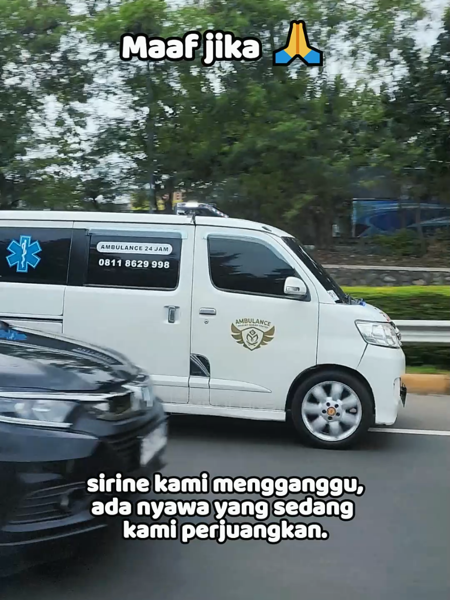 bukan bermaksud mengganggu,  hanya minta menepi sebentar 🙏 #viral #medis #ambulance #ambulanindonesia #darurat #fyp 