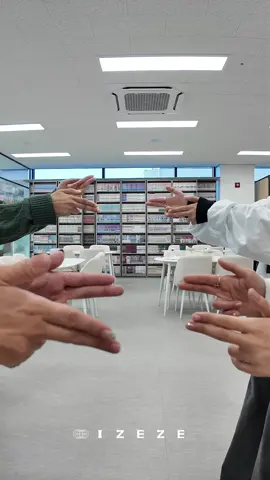 When the clock says work, but the heart says dance. 🕰️💃 4 people, 1 song, endless fun. This is how we keep the vibes high! 🙌 #DanceChallenge #TrendingNow #OfficeFun #DailyVibes #TeamChallenge #WorkLifeBalance #JustForLaughs #WorkplaceHumor #GrooveGoals #IZEZE