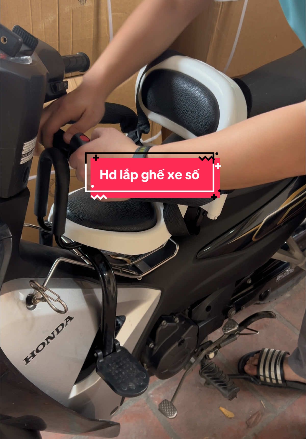 Hướng dẫn lắp ghế ngồi xe số cho bé 🥰🥰🥰