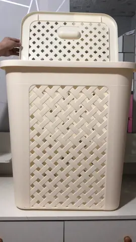 ang mura nya na lang grabe tapos naka free shipping pa😱#laundry #laundrybasket #laundrybasketasthetic #laundry basket rak #affordable #mustbuy #creatorsearchinsights 