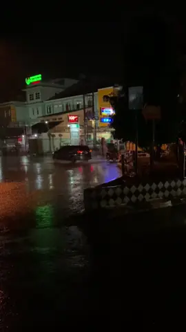 🫀🧠🥀anter jemput kerja,cari makanan tiap malam minggu,ujung ujungnya stel lavora sewates konco #tiktokimpact #galaubrutal #hujan🌧️ #vibes #cirebon #cirebontiktok #cirebonpride🏴‍☠️🔥#cirebonjeh #cirebonhits #soundjawa #jowo #jowopride #jowocidro #sewateskonco #sadlyrics #gamon#mentahan #dejavu 