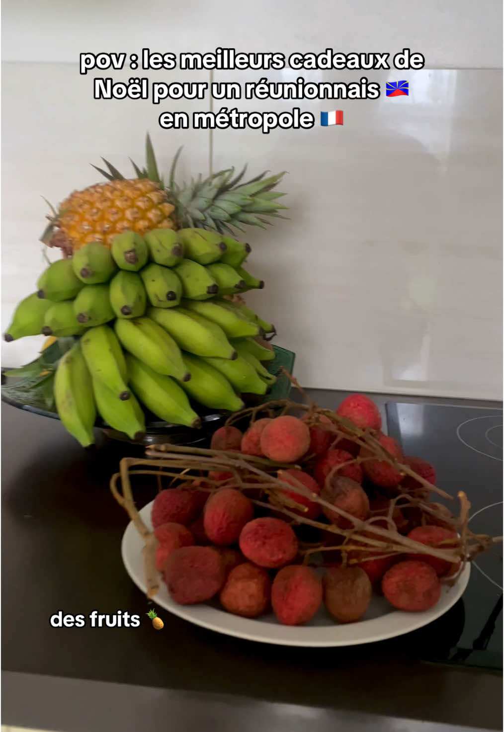 à défaut de pas être rentrée sur mon caillou 🇷🇪 #🇷🇪 #974 #reunionisland #🇷🇪🇷🇪🇷🇪 #reunion #iledelareunion #island #reunionisland974 #islandgirl #islandlife #reunion974 #iledelareunion974🇷🇪 #reunionisland🇷🇪 #reunionnaise #974🇷🇪🇷🇪 #974🇷🇪 #domtom #reunionnaise🇷🇪 #run974 #cadeaux #noel #cadeau #fruit #fruits #sarcives #sarcive #letchi #samoussa #samoussas #alcool 