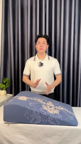 Trào ngược dạ dày thực quản gây ra các triệu chứng như ngứa nóng rát cổ họng, có đờm ở cổ họng gây ra hong giắng họng. Hãy dùng ngay e gối chống trào ngược dạ dày YOROKOBI để không còn các tình trạng như trên, gối được thiết kế chuẩn với bo tròn đỉnh gối chống trơn tụt khi nằm và thư giãn cổ vai gáy đặc biệt tốt cho ngươi bị thoái hóa đốt sống cổ.  #yorokobi #goitraonguocdaday #goitraonguocdaday #traonguoc