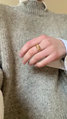 Wednesday fit. The problem w my Babaa sweater is I wear it everyday :) #babaa 