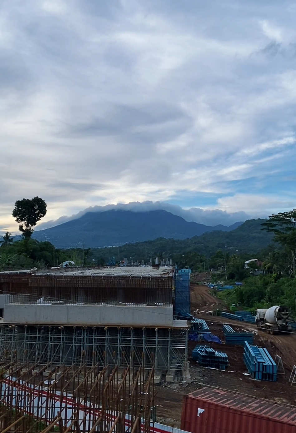 SAMBIL SANTAI NGECOR PILESLAB #CapCut #kuliproyek #fypシ゚ #fyppppppppppppppppppppppp #anakproyek #jogjabawen24jam #storyproyek👷 #civilengineering #civilengineering #proyekjalantol #semarang24jam #infosemarang 