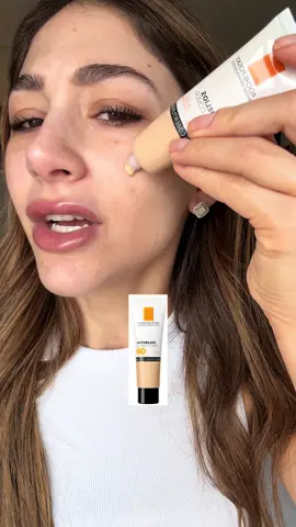 Minha FY tava LOTADA de pub|i disso aqui, fiquei curiosa e esse foi o resultado! O que VCS acharam?! Fiquei impressionada, realmente achei maravilhoso 🩷 usarei mais vezes!!! #tiktokbeleza #maquiagem #skincare #dicademaquiagem #maquiagemtiktok #antheliosultracover #larocheposay #protetorsolar #dicadeskincare #resenhademaquiagem #testandomaquiagem #naylasaab 