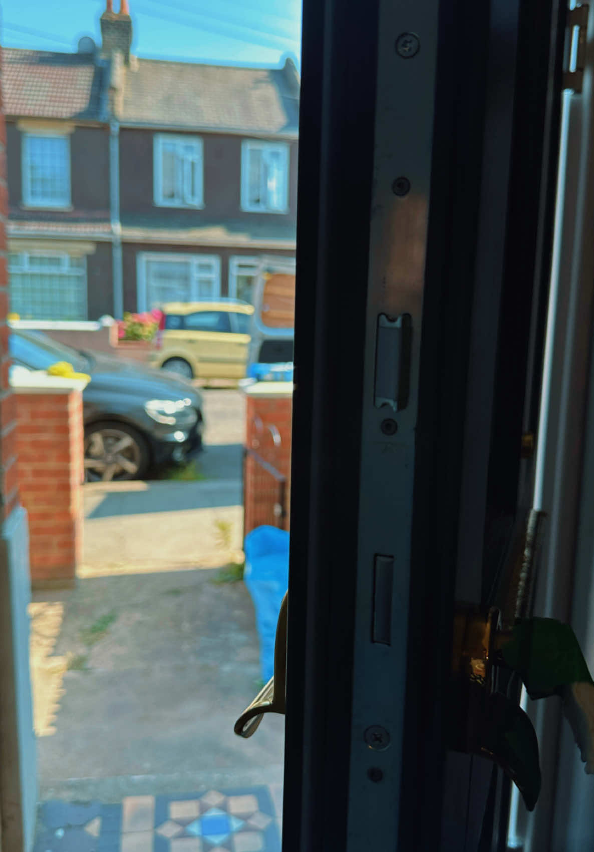 Again, door fitting in the Bexley area. Visit our website to check out our services! 😎 #bexley #bexleyheath #sidcup #kent #london #londonlife #unitedkingdom #handyninja #carpenter #carpentry #handyman 