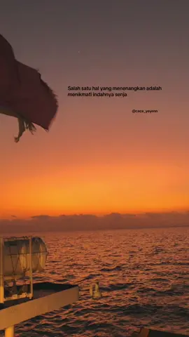 Apalagi dari atas kapal #CapCut #sunset #sunsetlover #sunsets #sunsetvibes #sunsetbeach #sunsetlovers #sea #senja #senjasorehari #quotes #quotesaesthetic 