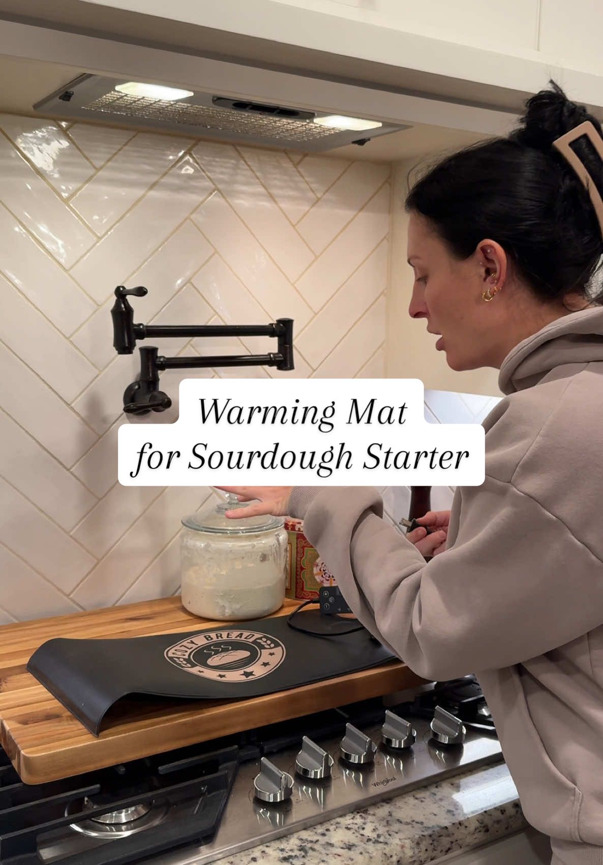 Let’s get Eve nice and cozy ❤️‍🔥 #sourdough #sourdoughstarter #sourdoughbread #fyp #sourdoughtiktok #sourdoughbaker #sourdoughforbeginners #sourdoughbreadforbeginners #sourdoughbaking #sourdoughlife #sourdoughtips #sourdoughtok 