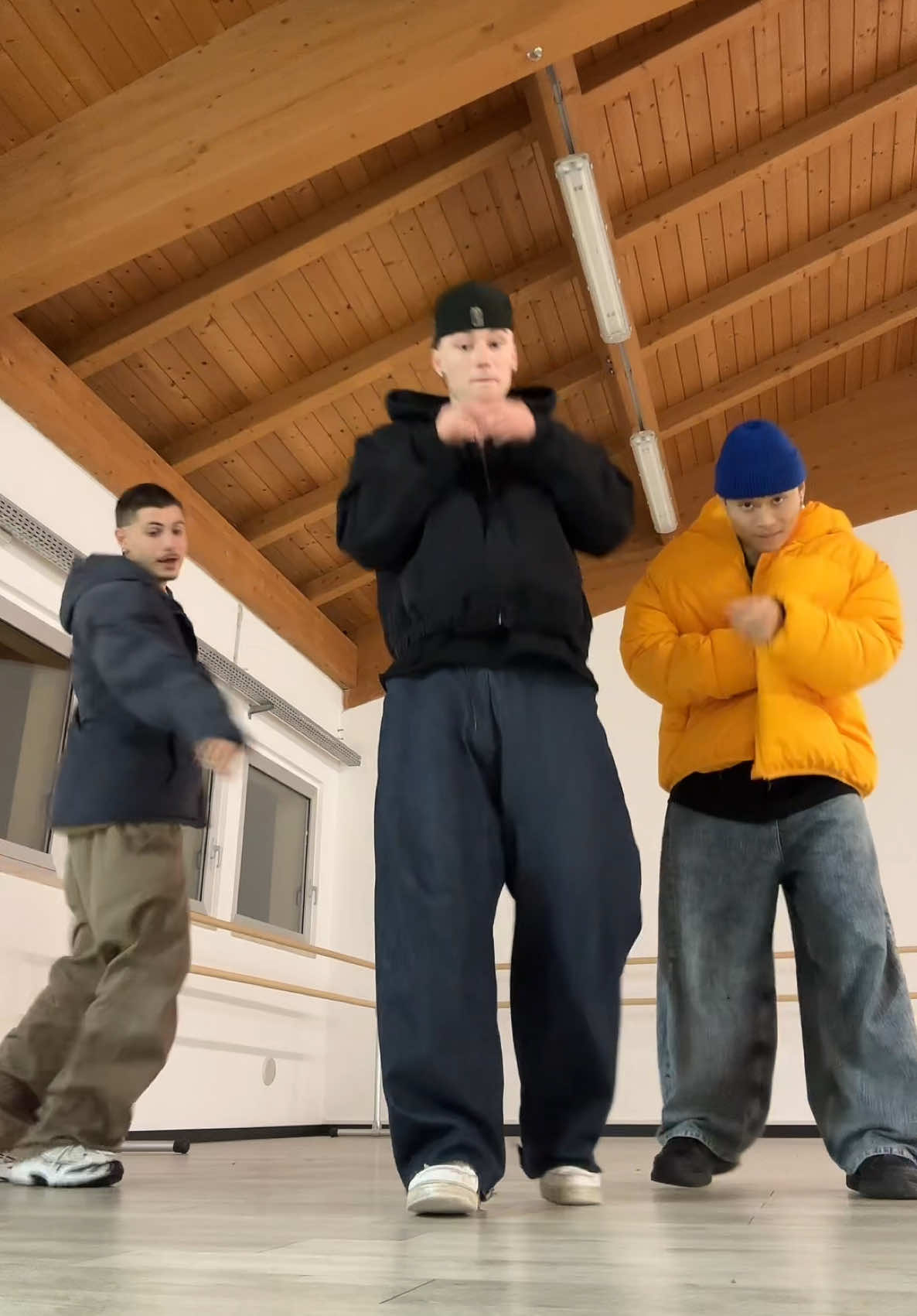 Audio italiano ci abbiam provato…🇮🇹🔫 #dance #hiphop #baggy #trio #perte #fyp #simbalarue 