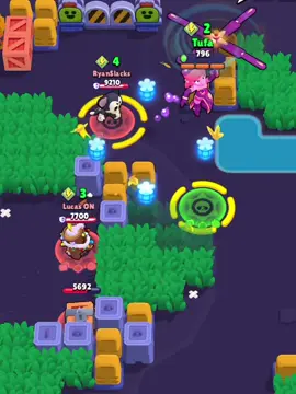 How did he not kill me? 🤣 #brawlstars #бравлстарс #brawl #soloshowdown #rank35 