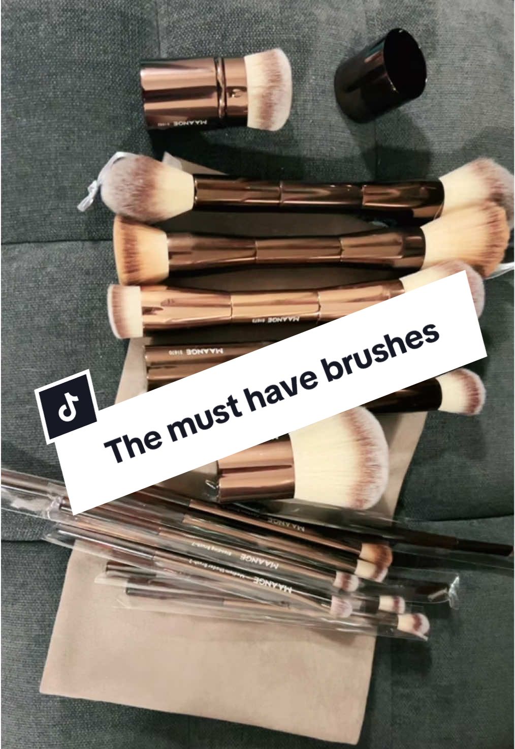 The perfect brushes that you need! #brush #makeup #viralvideo 