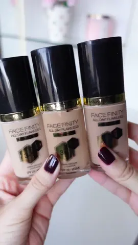 Max Factor Facefinity All Day Flawless 3 in 1 Primer, Concealer & Foundation #maxfactor #maxfactorfacefinity #maxfactorfacefinityfoundation #drugstorefoundation 