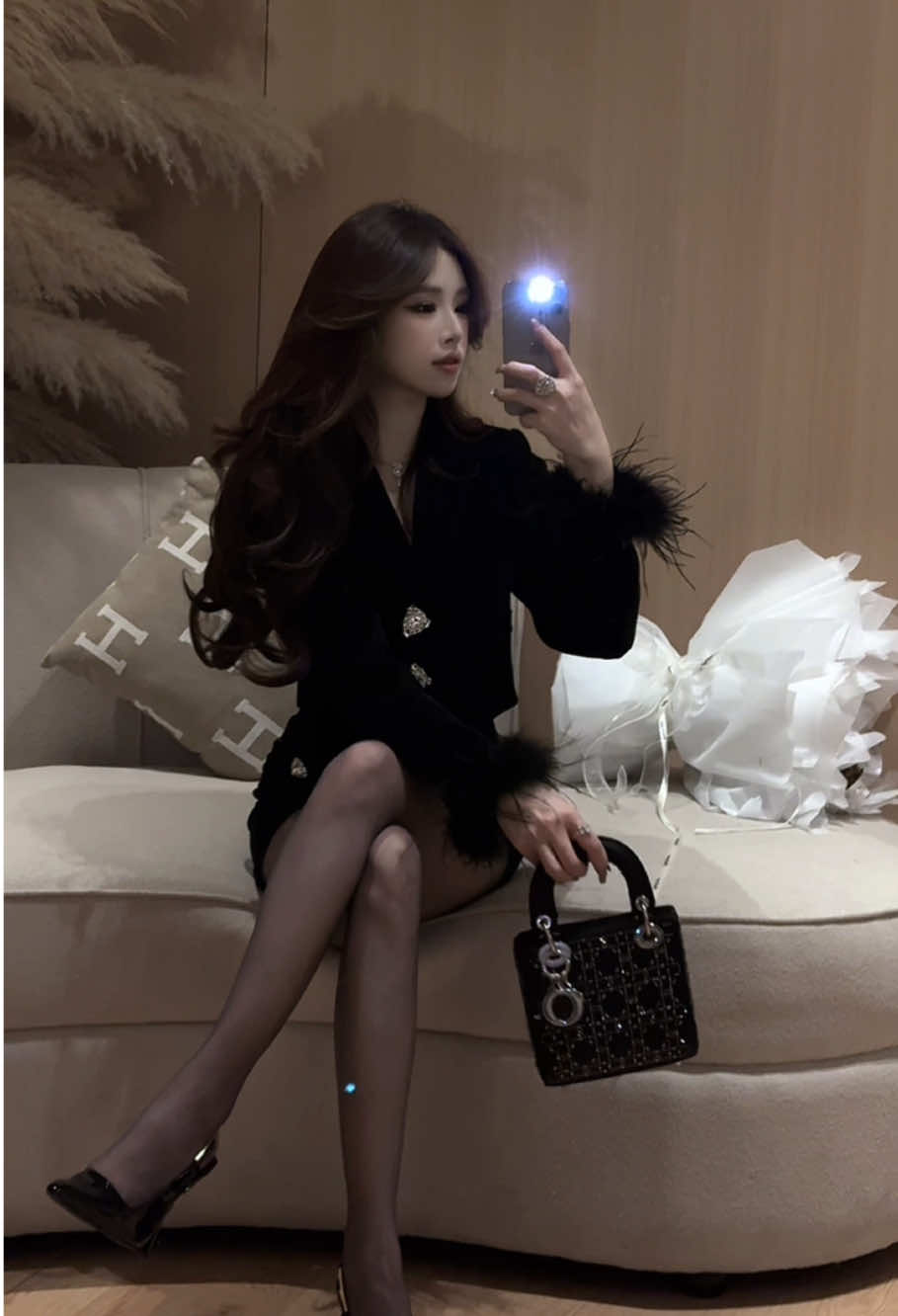 Toi mê cái style này quá điiiiii😍 #nhaso95 #nhaso95ordertaobao #fashion #thoitrang #vaythietke #vaydutiec #vayditiec #vaytieuthu #wintervibes #vaythietkecaocap #outfitideas #koreanstyle #luxury #setdonusangchanh #setdoxinh 