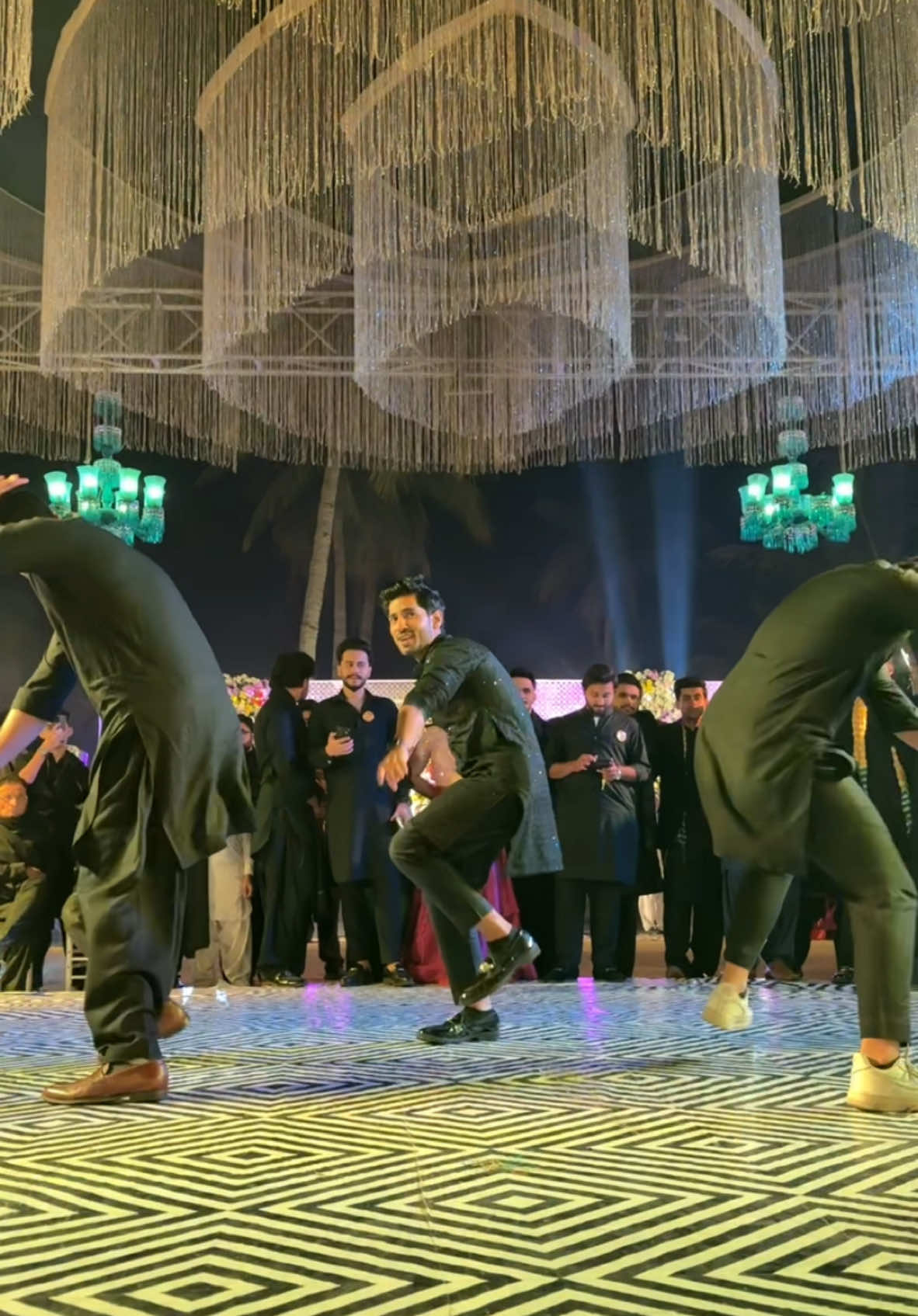 2025 and this is still my number one choice #foryoupage #fyp #mehendidance #weddingdance 