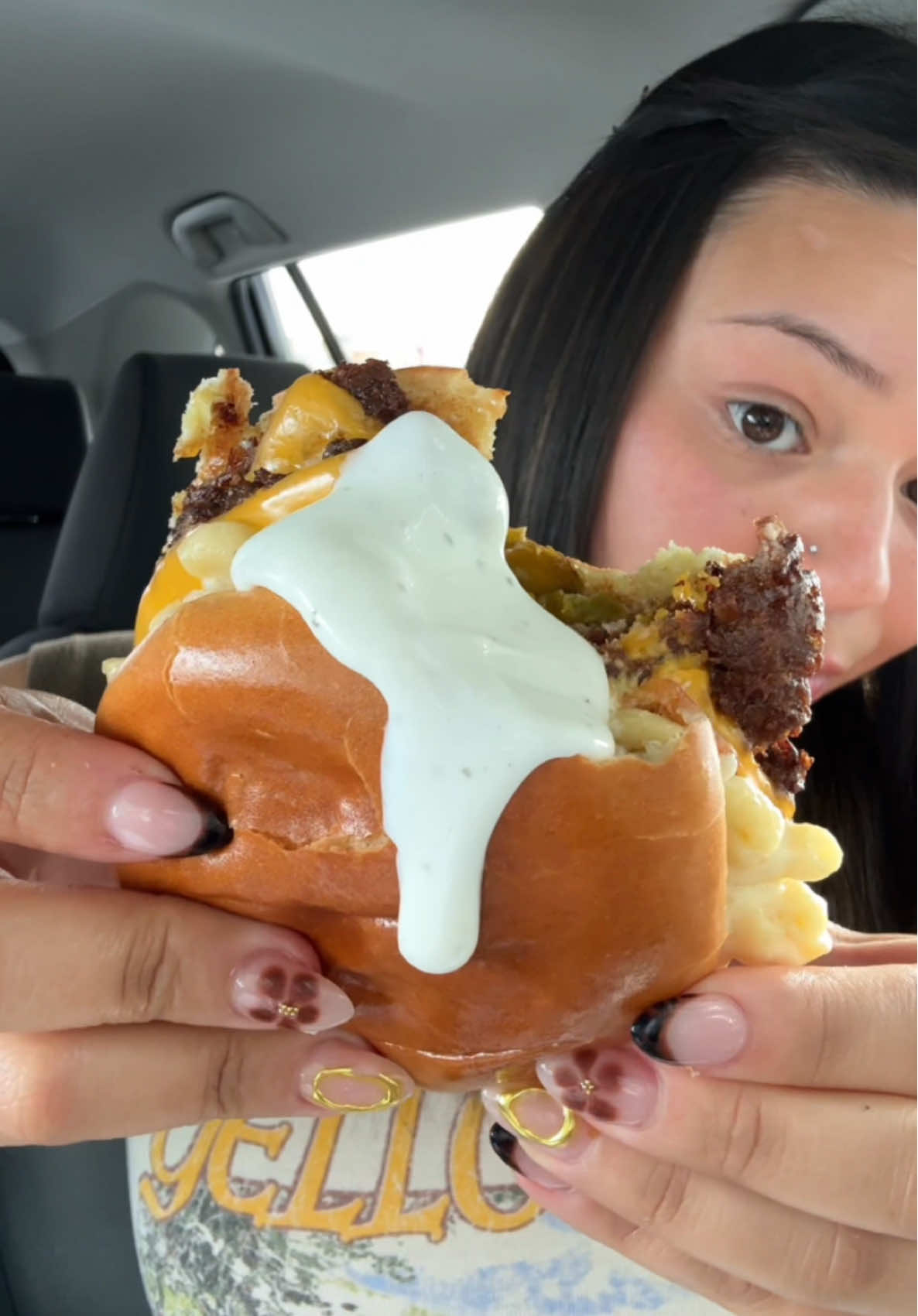 BUFFALO WILD WINGS ASMR EATING SHOW! I GOT A WHOLE FEAST THANKS TO THEIR BOGO BURGER DEAL! 2 BURGERS, FRIED PICKLES, ONION RINGS AND TATER TOTS #buffalowildwings #asmr #mukbang #onionrings #crunch #crunchyasmr #crunchysounds #eating #eatingshow #asmreating #fyp #creatorsearchinsights 