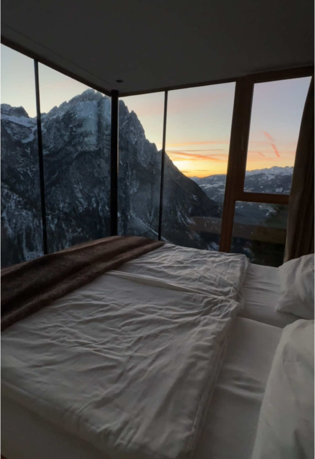 📍Dolomitenhütte, Austria  #fyp #austria #travel #bucketlist #mountain #views #viral #aesthetic #views #explore #traveltiktok #austriatiktok 