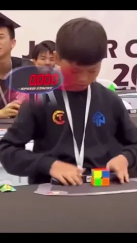 Rule nro 1: No matter what you do, there’s always chinese kid that does it better.. #fyp #funny #chinese #rubikscube 