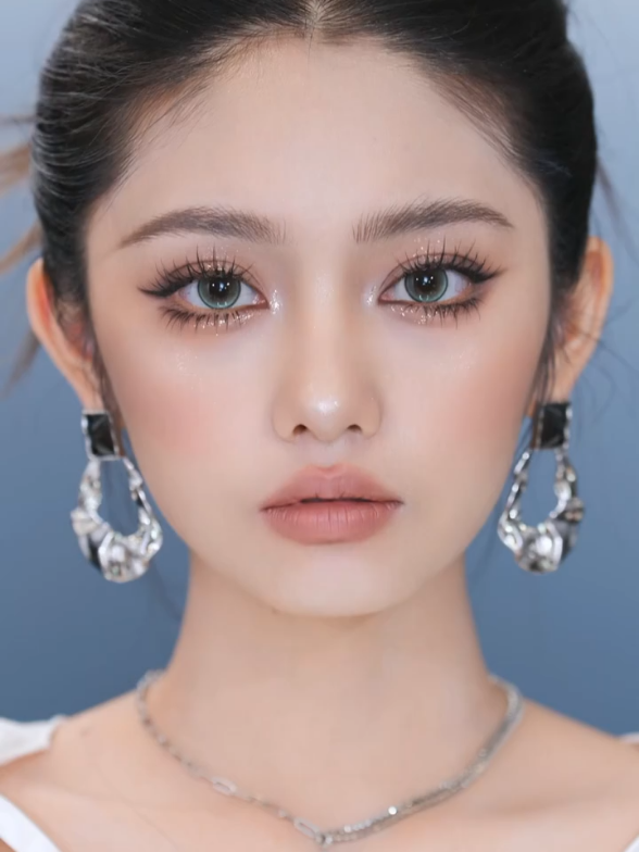 Korean soft makeup tutorial 2025 #tik_tok #fyp #viral_video #1millionviews #foru #makeup #korean #koreanmakeup #makeuphacks #makeuptransformation #beauty 