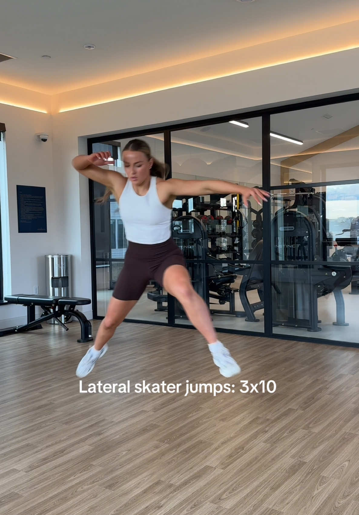 Adding in plyometric work helped me improve in so many areas as an athlete. They helped increase my power, speed, and helped prevent injury which is KEY. This plyometric workout is helpful for any position on the field! ⚽️ #Soccer #soccergirl #soccerworkout #strengthandconditioning #plyometrics #plyometricstraining #workout #athlete #trainlikeanathlete 