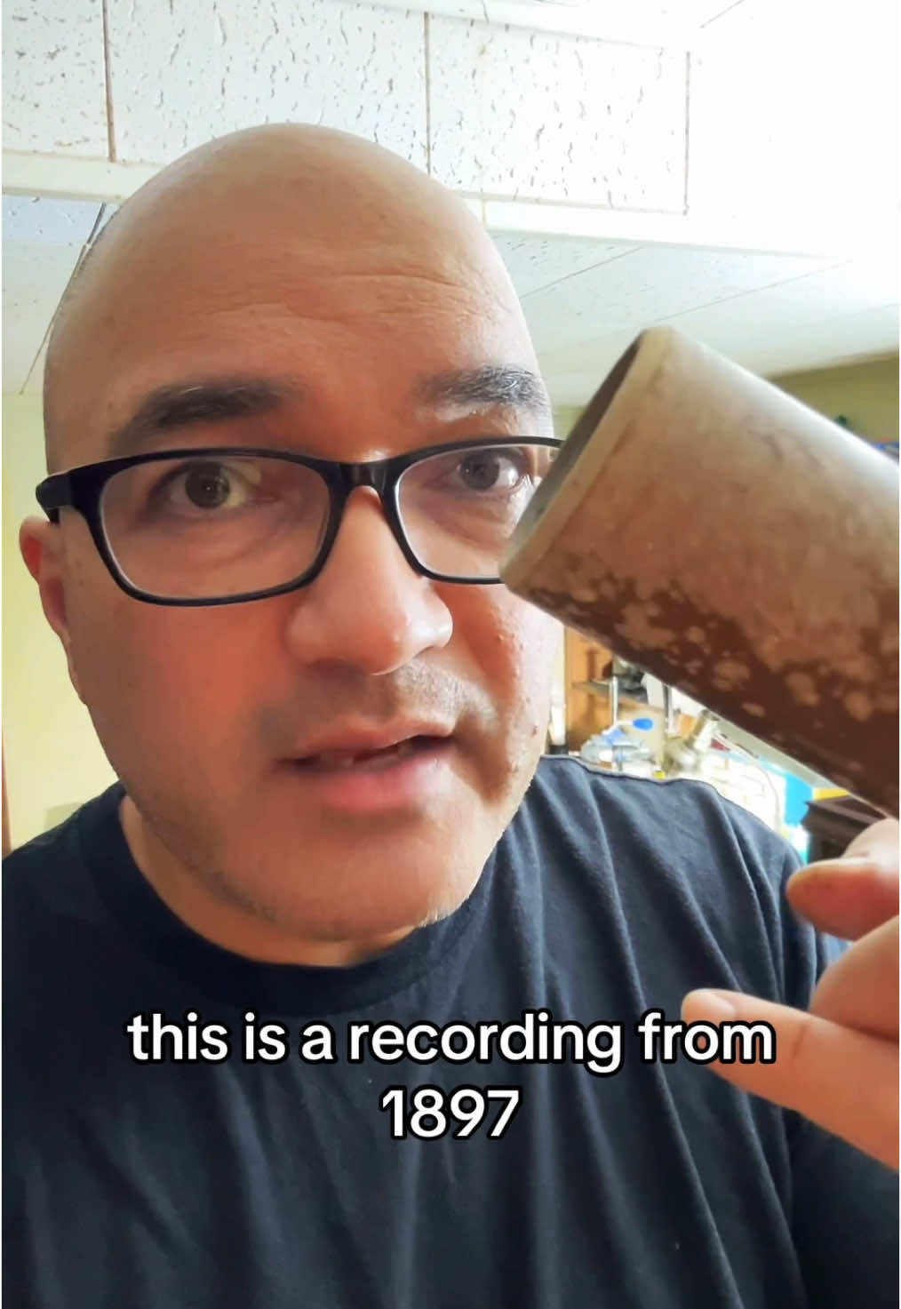 OLDEST RECORDING OF A HUMAN VOICE EVER! . . . #vintageaudio #vintageaudiolove #vintagememes #humanvoice #vintagecomedy #funnyaudio #funnyaudios #oldestrecording #oldrecording 