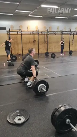 my neck hurts just watching this 🤣 #weightlifting #fitness #fail
