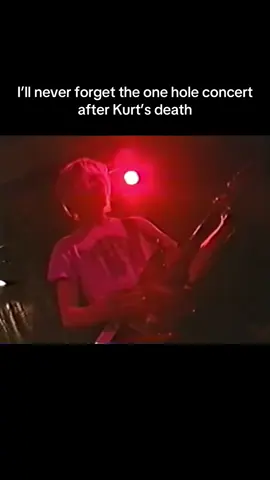 It’s literally gut wrenching, the rasp in her voice you can really understand how she’s feeling #fyp #xyzbca #viral #music #hole #grungemusic #courtneylove 