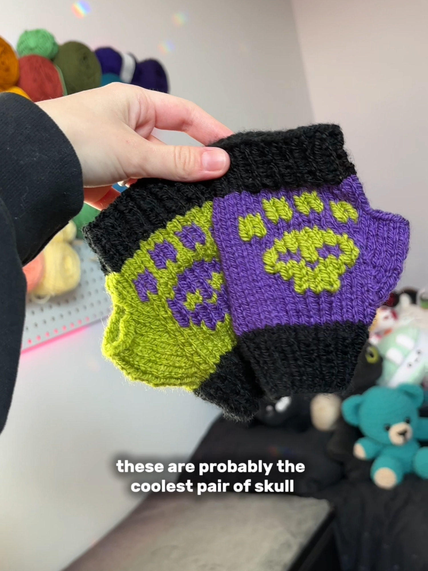Uuuugh I love how these turned out so much! 💜💀💚 I haven't been doing a lot of custom orders lately since they're closed (and currently only open to my Ko-Fi members) so when I got this request for a pair of Purple & Green Split Color SKULL paw gloves I was so happy!
