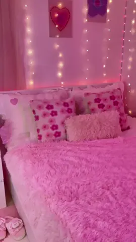 Need some SHEINspo for your next bedroom makeover? This glow up from @amani_mee is pink perfection 🌺🎀🏡 #SHEINhome #SHEINappliances #saveinstyle #homedecor #homestyle