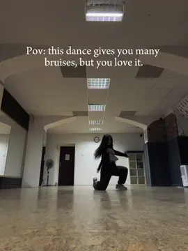 definitely have to do this dance with heels again #superscar #adela #dancechallenge #dancepractice #dancebreak #dancer @ADÉLA 