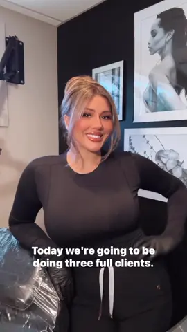 Come and do 3 first time clients with me 🖤 . . First client- combo brows Second client- powder brows Third client- powder brows  . . . #brows #adayinthelife #pmuartist #combobrows #powderbrows #beauty #bostonbrows #browtransformations #GlowUp