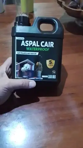 Cat pelapis anti bocor 1 kg, Aspal Cair Waterproof.  #aspal #aspalcair #aspalcairantibocor #aspalcairserbaguna #aspalcairmurah #aspalcairkualitas #CapCut 