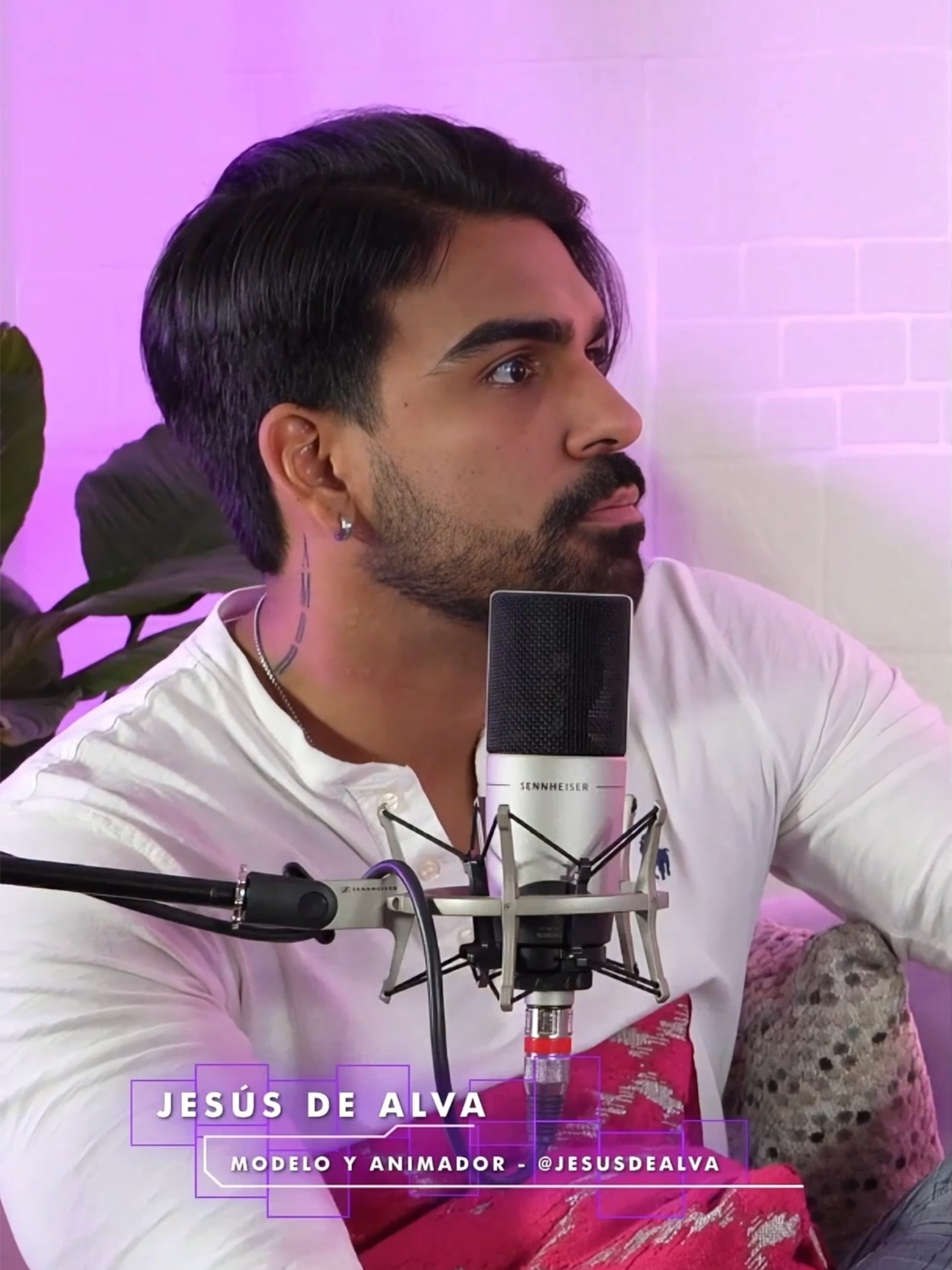 La fe es un tema profundamente personal y puede significar algo distinto para cada ser humano. Para muchos es una fuente de esperanza y fortaleza en momentos difíciles. @soyjesusdealva nos relata una situación extremadamente difícil que atravesó junto a su familia, la cual, de manera inesperada, se transformó en un milagro. Si no has visto este episodio te invitamos a que visites nuestro canal de Youtube.  @gizelmobayed #PodcastTodoEstáEscrito #Youtube #JesusDeAlva
