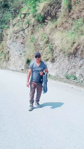 #दौडिन सक्दिन आस्ते हिडम ला#goviral #fyp #fouryou #fouryoupage #tiktoknepal #