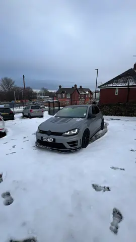 Nardo golf in the snow🔥😉 #golfr #mk7r #cars #volkswagen #fypシ゚ #snow 