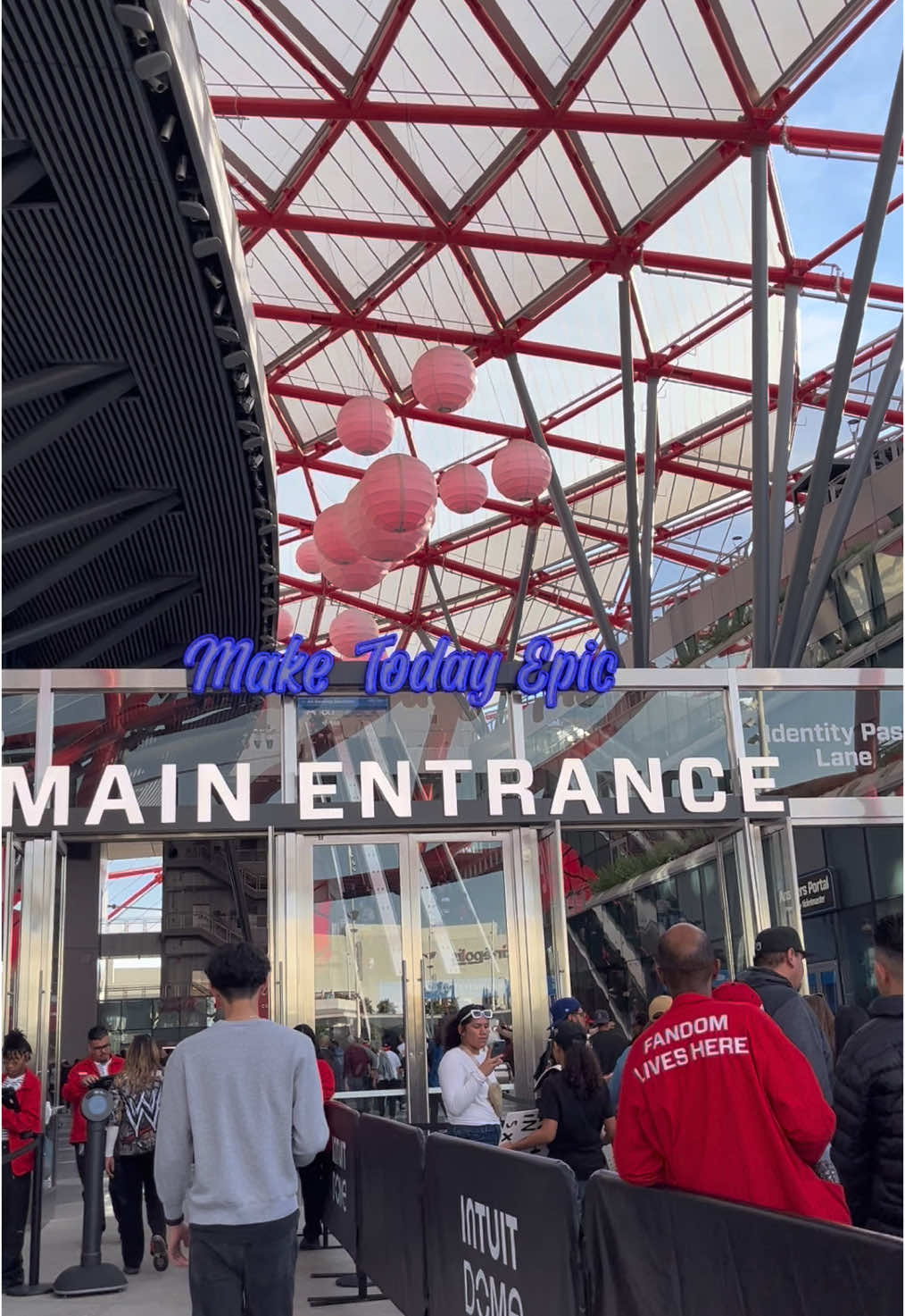 How Raw on Netflix Started and how it ended! History was made #raw #wweraw #prowrestling #netflix #tripleh #cmpunk #sethrollins #WWE #intuitdome 