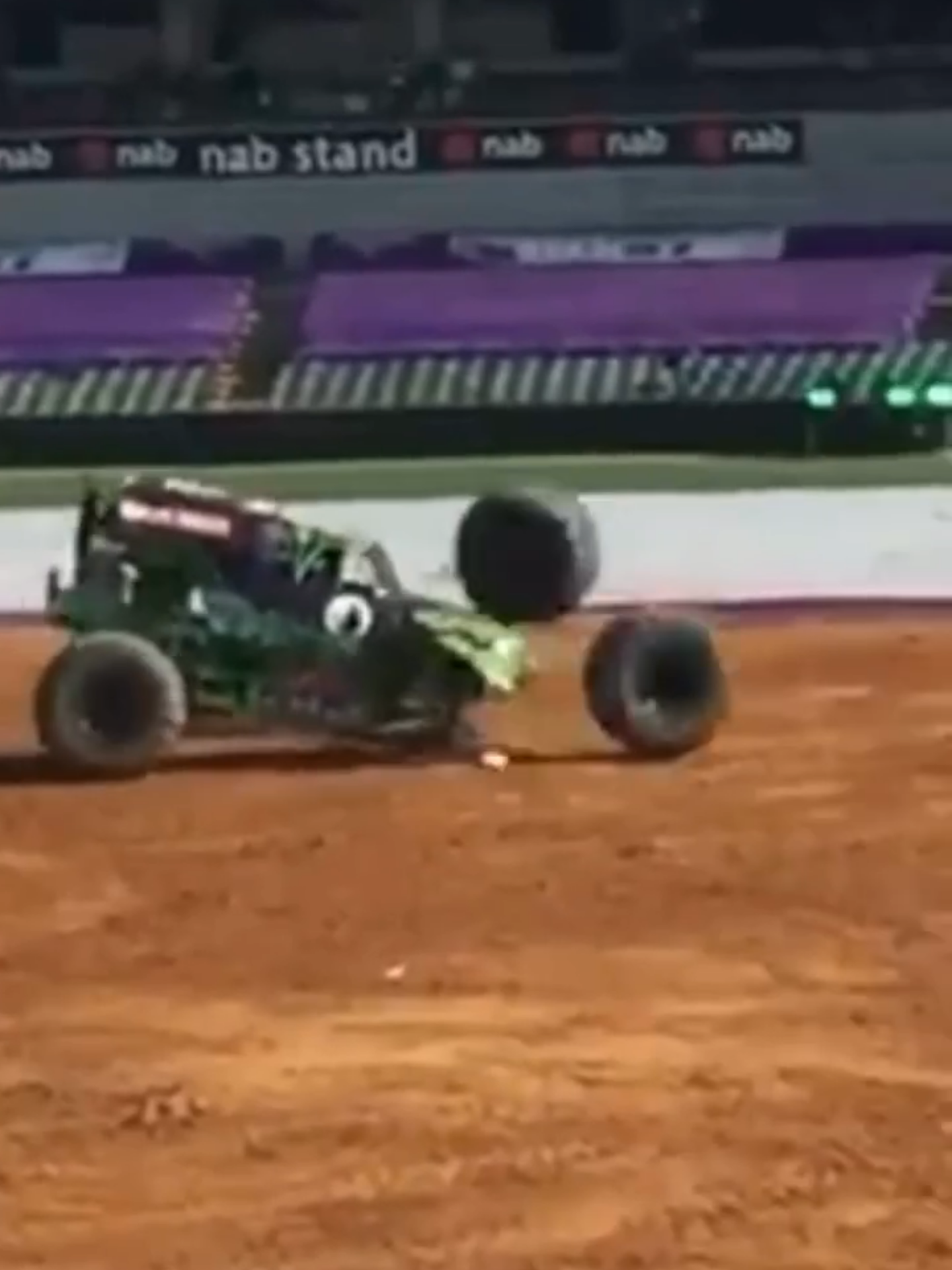 Grave Digger loses 2 tires at once!!! #monsterjam #monstertruck #fail #crash #fyp #gravedigger