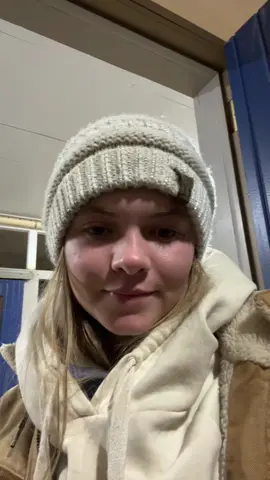 Diamond the diva🐱 #cat #kitty #kittycat #cold #winter #winterishere #diva #cute #fatcat #fatcatsoftiktok 