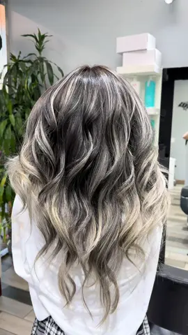 Lên màu chấn động cho khách