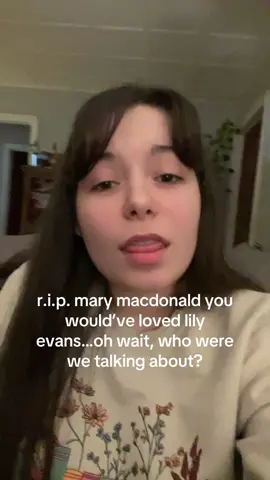 get it? cause she obliviated herself…i’ll show myself out #marymacdonald #lilyevans #marylily #marauders #maraudersera #valkyries #hogwarts #remuslupin #jamespotter #marauderstok 