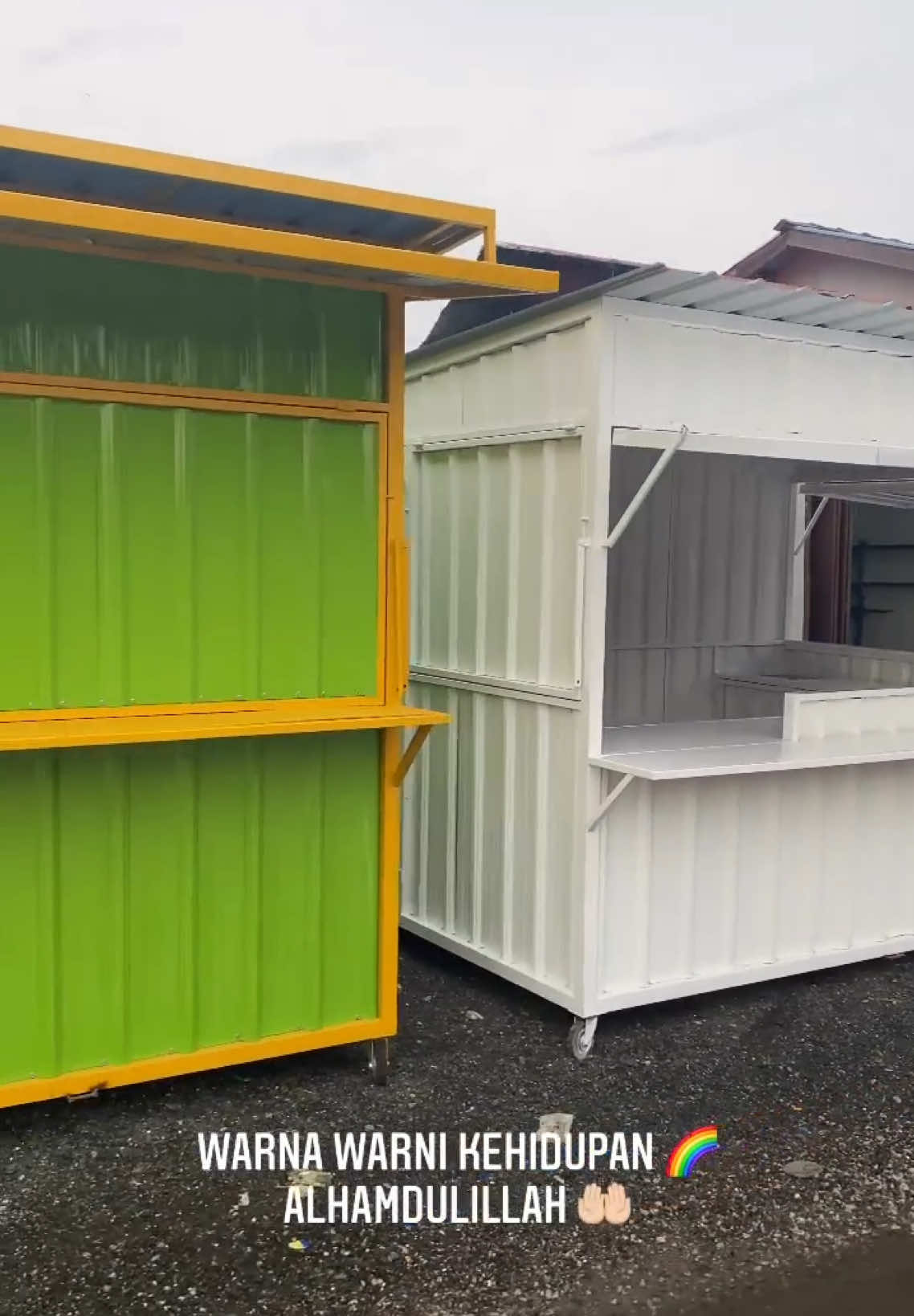 ada yang sedang mencari kiosk untuk berniaga burger, ayam gunting, nasi berlauk dan banyak lagi? meh risik risik ngan kita design yg korang impikan. kita buat sampai jadi. yang penting semuanya mampu milik ✨  #fyp #faeresources #kioskcabin #cabinstall #kelantan #kotabharu 