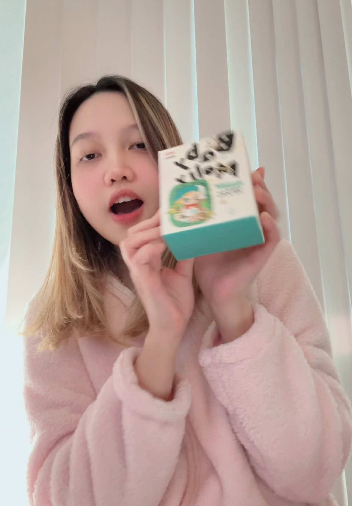 Baby Molly fridge magnet from @POP MART US @POP MART @POP MART US SHOP 😍😍😍  #popmart #unboxing 