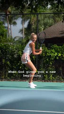 When God gives you a new beginning, it starts with an ending. Be thankful for closed doors, they often got us to the right one 🫶🏻 It feels scary and exciting to completely start over. But it is so worth it 🙏 #keepwalking #keepgoing #keeptrusting #newchapter 