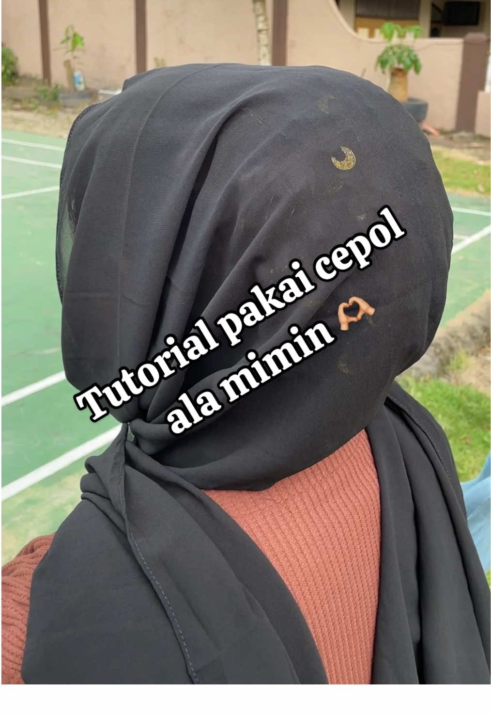 Tutorial pake #cepolanpompom ala akuw! Temen2 yuk dicobain, ini enak banget #cepolanhijab nyaaa!! #cepolantipusing #fypageシ #xyzbca 