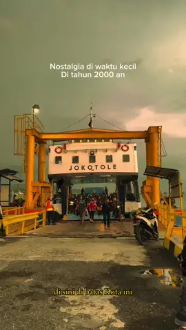 sebelum ada nya suramadu pelabuhan kamal adalah jalur utama penyebrangan ke surabaya #pelabuhankamal #suramadu #nyore #jokotole  @Raja Terakhir 